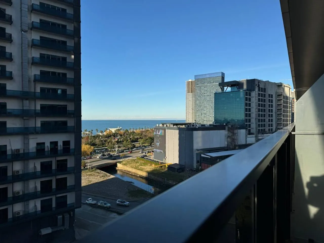 Spacious Apartment With Sea View Batumi